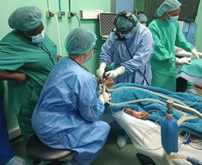 Angola realiza pela primeira vez tratamento inovador contra retinoblastoma