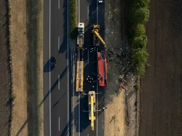 Capotamento de autocarro provoca 11 mortos e 24 feridos no Irão