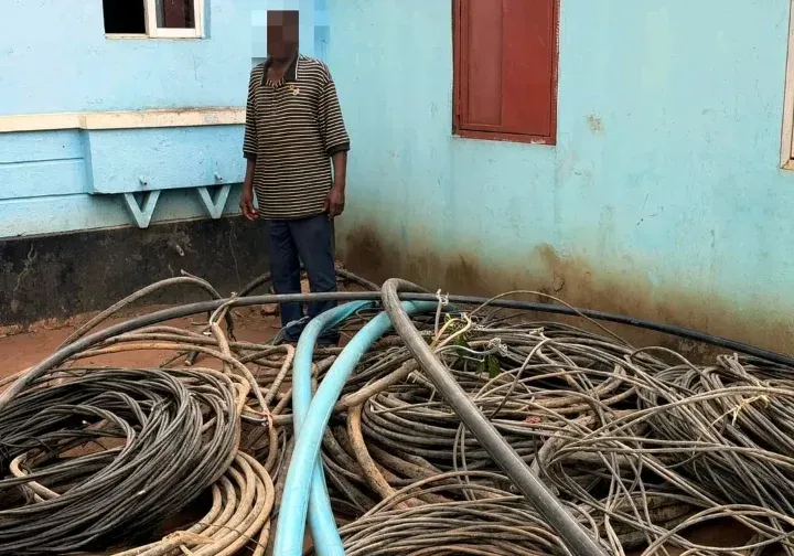 SIC detém soba de 63 anos no Dundo por alegado envolvimento na vandalização de 476 metros de cabos e outros bens públicos