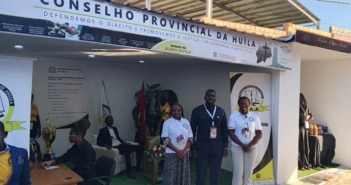 Conselho Provincial da OAA leva consulta jurídica gratuita aos visitantes da Expo-Huíla 2026