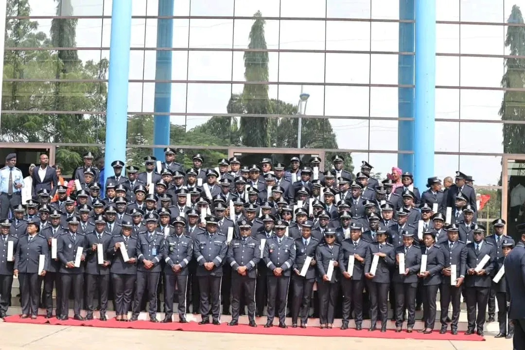Mais de cem novos licenciados reforçam quadros da Polícia Nacional de Angola