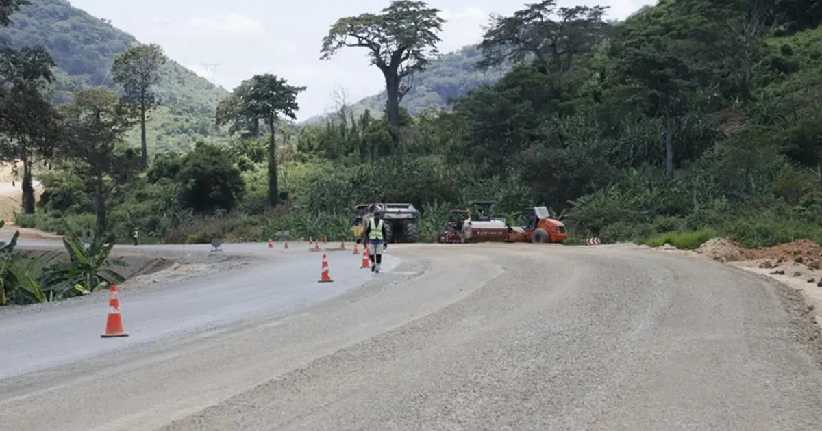Namíbia passa a apoiar Angola na construção e conservação de estradas