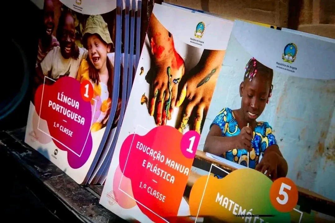 Ministério da Educação reforça sector com mais de 1 milhão de manuais escolares no Huambo