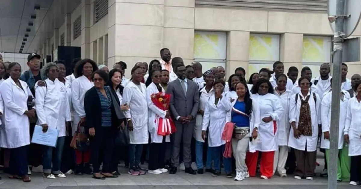Mais de 130 médicos angolanos formados em Cuba para medicina geral e familiar