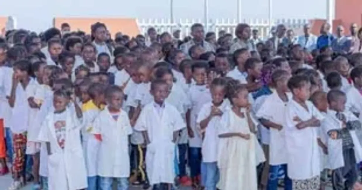 Cerca de 600 crianças da Aldeia do Muacumbi ganham nova escola primária