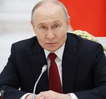Putin oferece a Washington ajuda para mediar crise com o Irão e fala em retirar urânio enriquecido