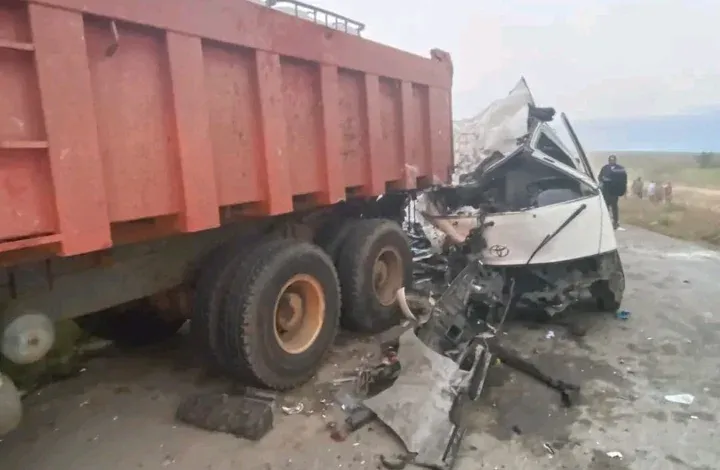 Choque entre autocarro e camião avariado na EN-100, no Cuanza-Sul, faz seis mortos e 14 feridos
