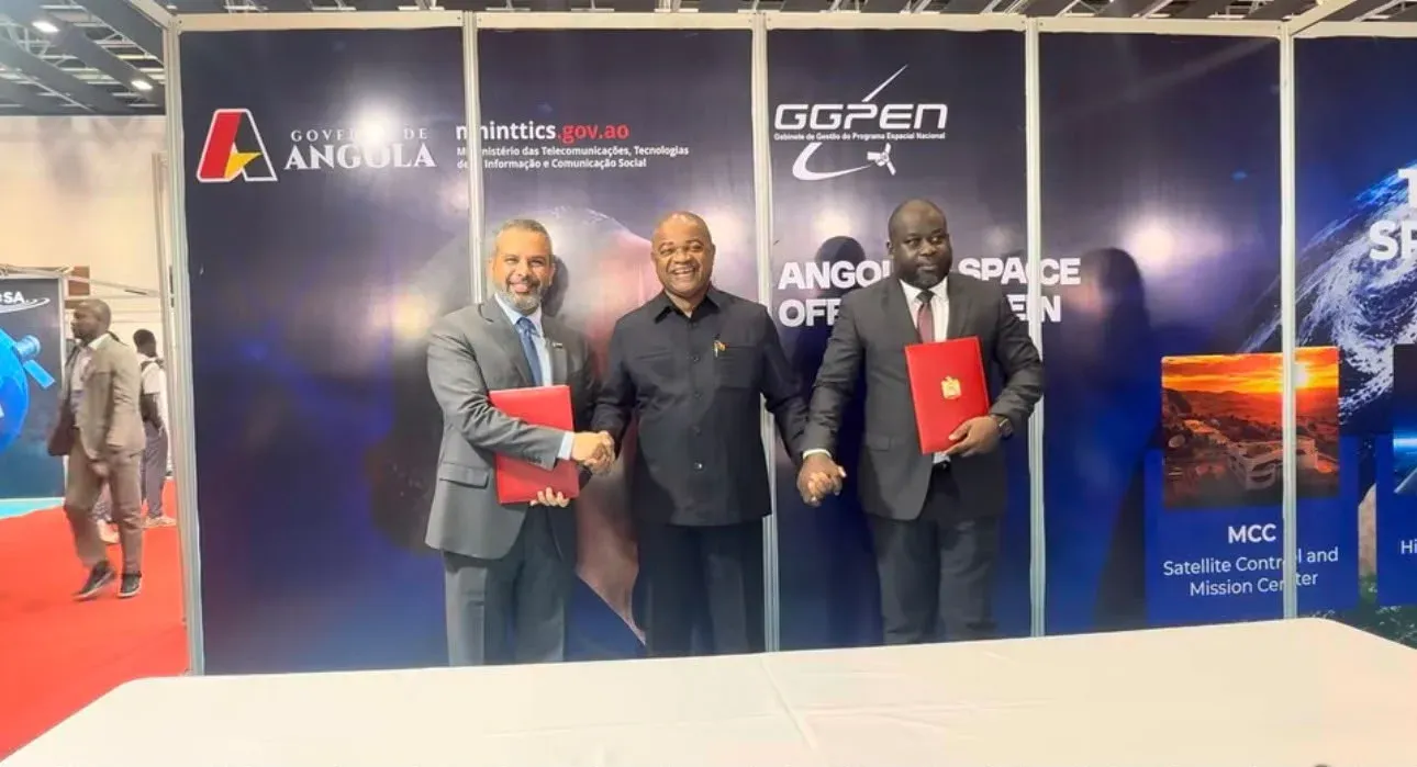 Angola e Emirados Árabes Unidos assinam carta de intenção para cooperação espacial em satélites, observação da Terra e formação técnica