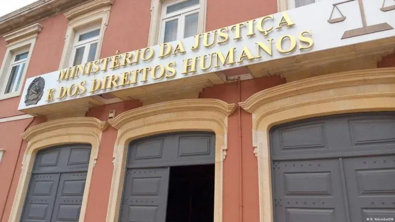 Trabalhadores da Justiça retomam serviço na segunda-feira após levantamento da greve; acordo prevê acompanhamento dos pontos em aberto