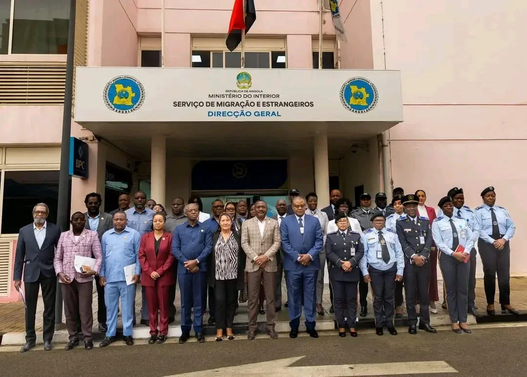 Deputados fiscalizam funcionamento do Serviço de Migração e Estrangeiros em Luanda