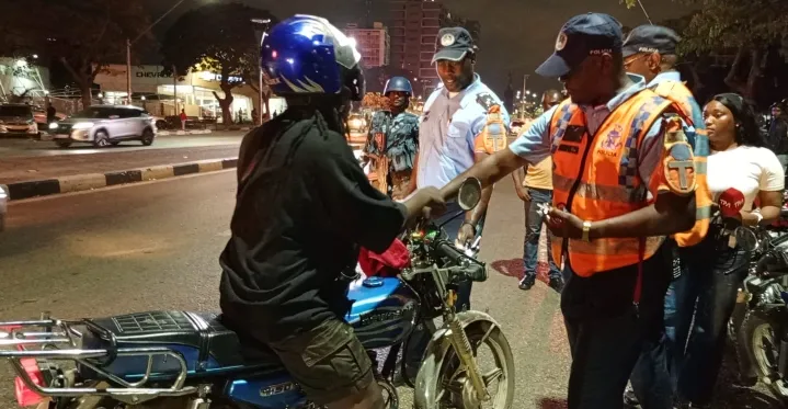 Polícia Nacional fiscaliza ciclomotores e motociclos em 15 pontos de Luanda