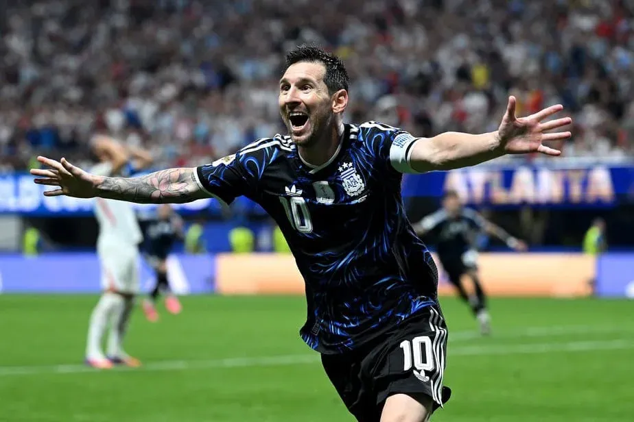 Argentina vence Inglaterra e chega à segunda final consecutiva do Mundial