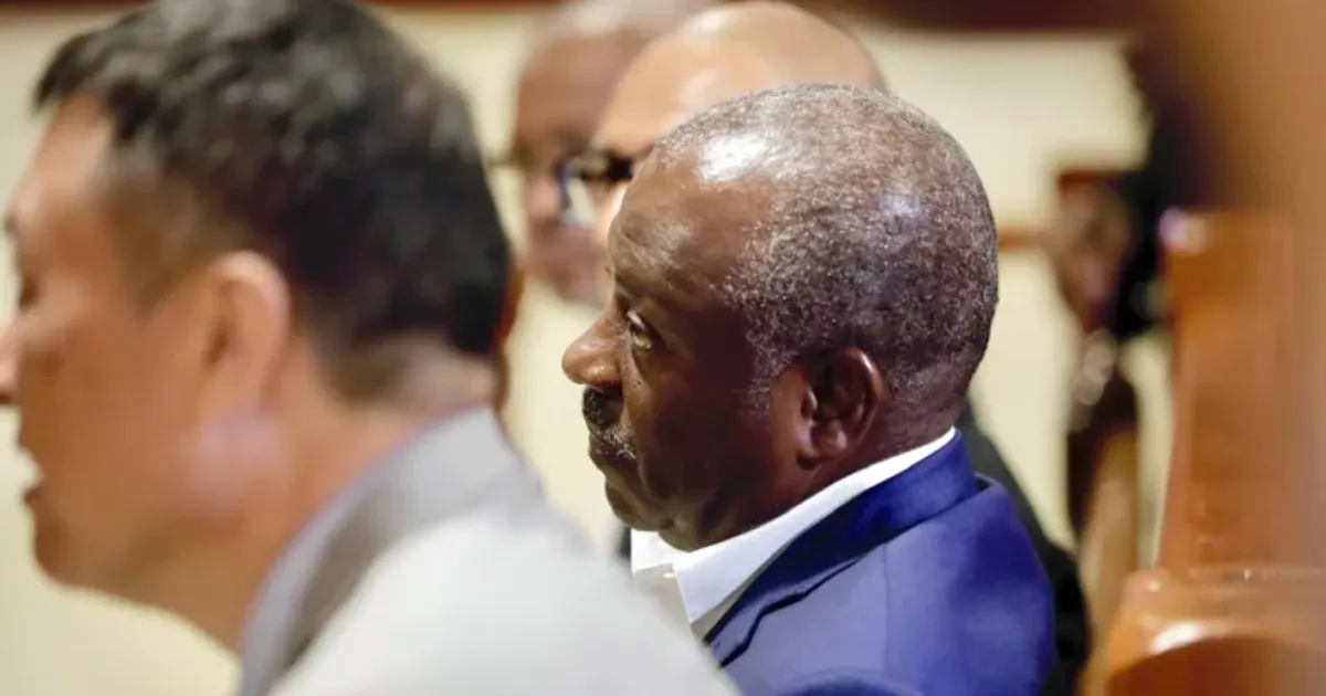 General Dino revela que entrou na CIF a pedido de Manuel Vicente com aval de José Eduardo dos Santos