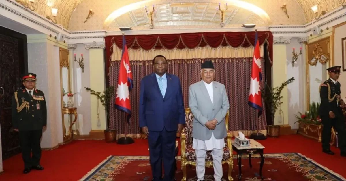 Embaixador Clemente Camanha apresenta credenciais ao Presidente do Nepal