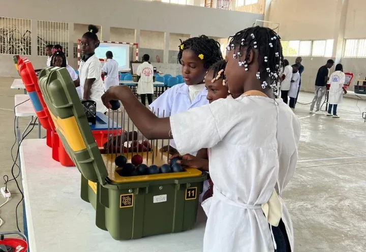 Projecto “Ciência Sobre Rodas” chega ao Moxico com previsão de abranger mais de 300 alunos