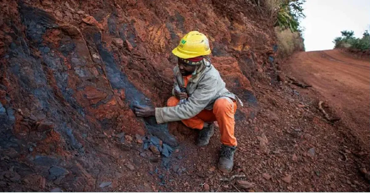 Empresa angolana disponibiliza USD 100 milhões para exploração de ferro