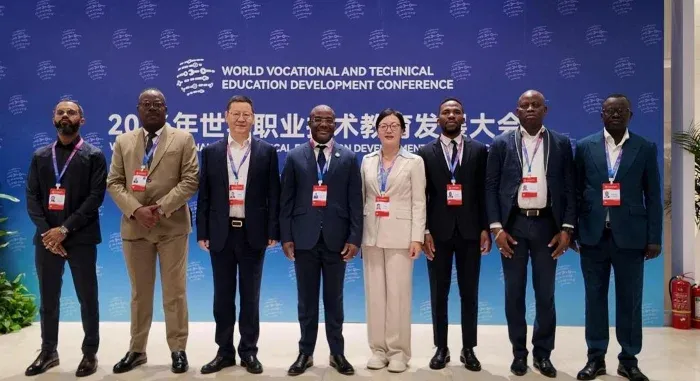 Angola apresenta experiência em ensino técnico-profissional na conferência mundial de Tianjin, China, e reforça cooperação com foco em formação de quadros