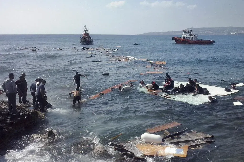 Naufrágio de barco com 305 imigrantes deixa 139 mortos ao largo de Djibuti