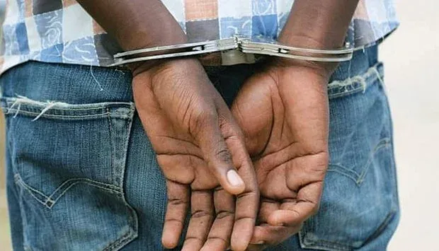 Jovem de 29 anos acusado de matar a esposa gestante no Bié