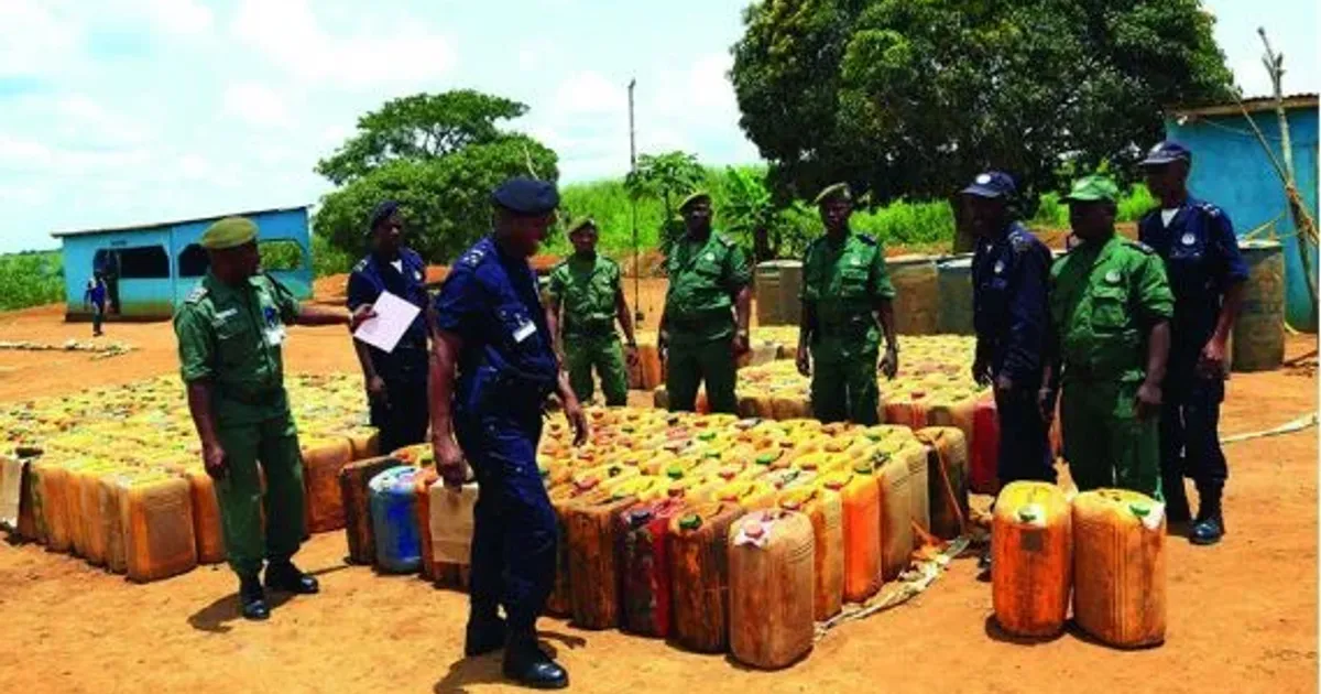 Polícia de Guarda Fronteiras em Cabinda apreende mais de 3 mil litros de combustíveis