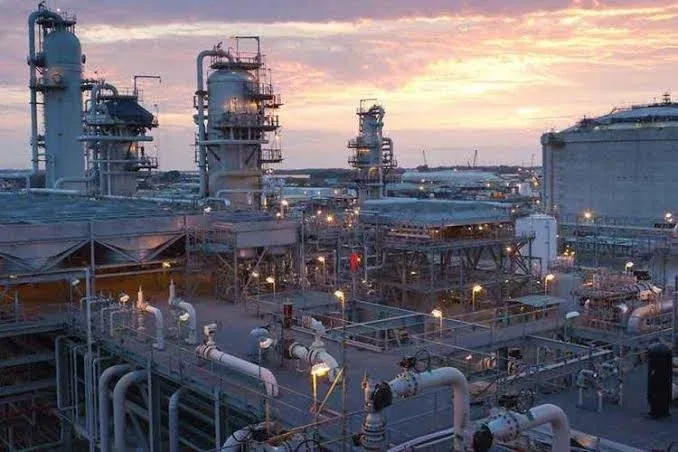 Terceira paragem da Angola LNG reacende receios de aumento do preço e força compra antecipada do gás de cozinha