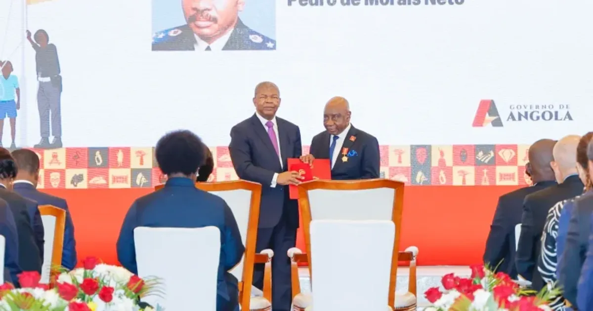 Presidente da República conclui 3.ª fase de condecorações alusivas aos 50 anos de independência