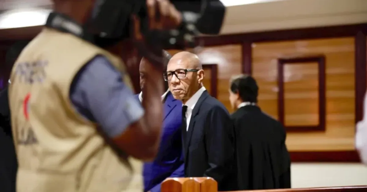 General Kopelipa nega ter emprestado 150 milhões de dólares à China Sonangol Internacional