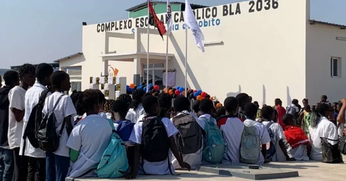 Petrolíferas doam à Igreja Católica escola de mais de 600 mil dólares