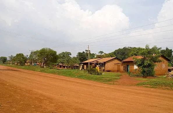 Falta de escolas contribui para o aumento do índice de gravidez precoce na aldeia de Caíba-Iba no Cuanza-Sul