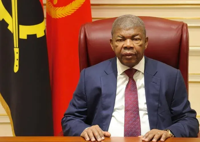 Presidente da República visita exposição de arte na 4.ª edição da Bienal de Luanda