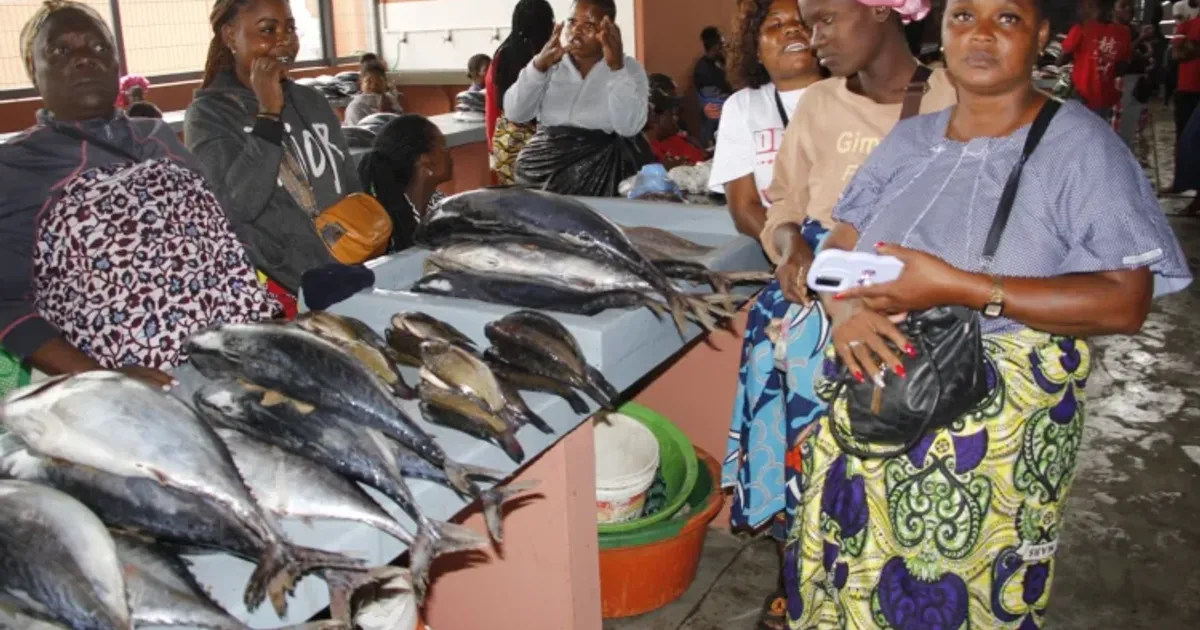 Vendedores da Mabunda celebram reabertura do mercado com “pitada” de reclamações