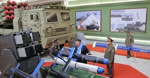 Coreia do Norte inaugura museu militar com Hwasong-20 e aumenta tensão após novo teste de míssil