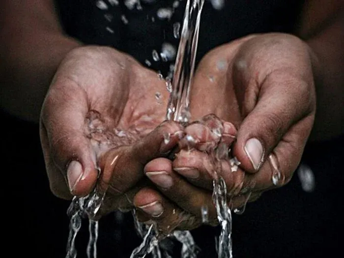 Água potável vai chegar a três milhões de habitantes de zonas precárias de Luanda