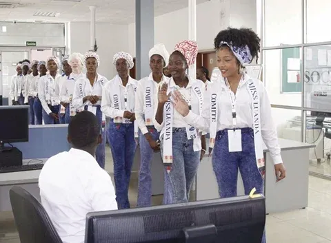 Candidatas a Miss Luanda 2026 “impressionadas” com inovação do Jornal OPAÍS face à era digital