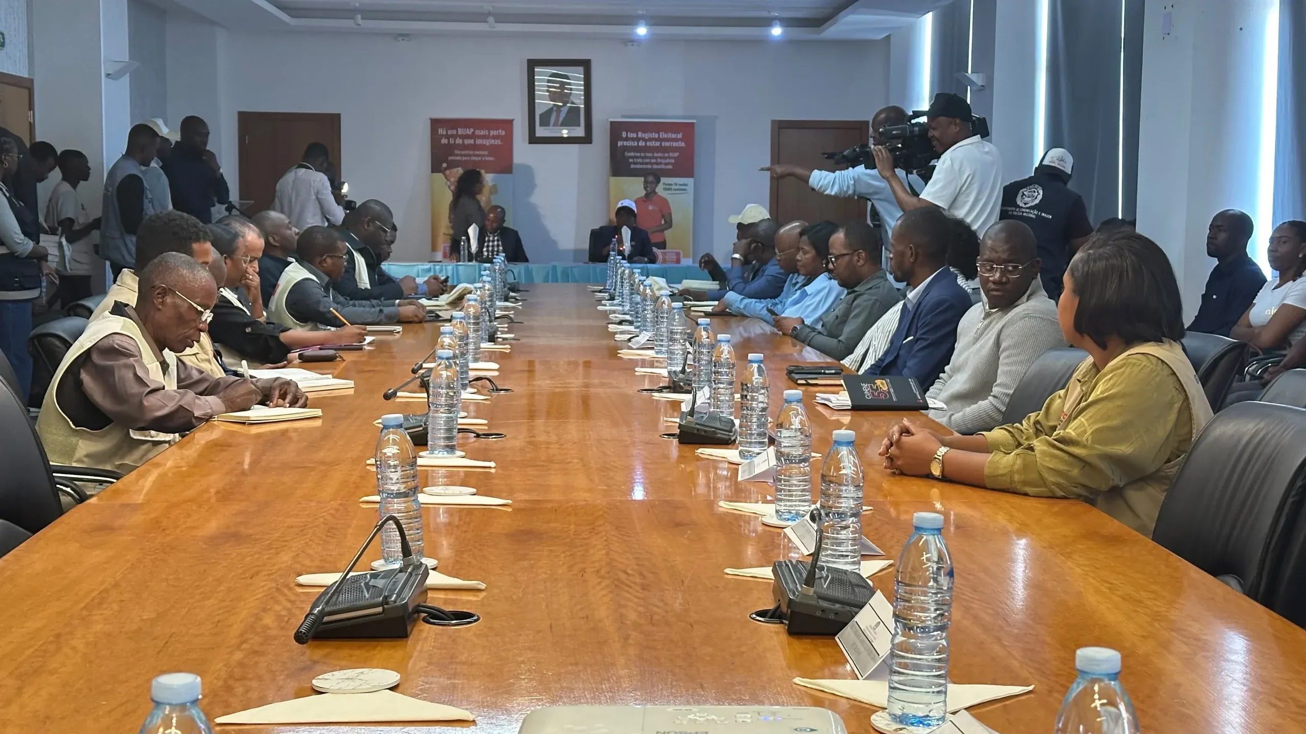 Ministro Daniel Félix Neto reunido com Governo provincial do Cunene
