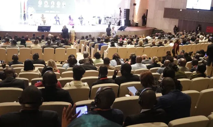 Bienal de Luanda recomenda diplomacia da água para prevenir conflitos em África