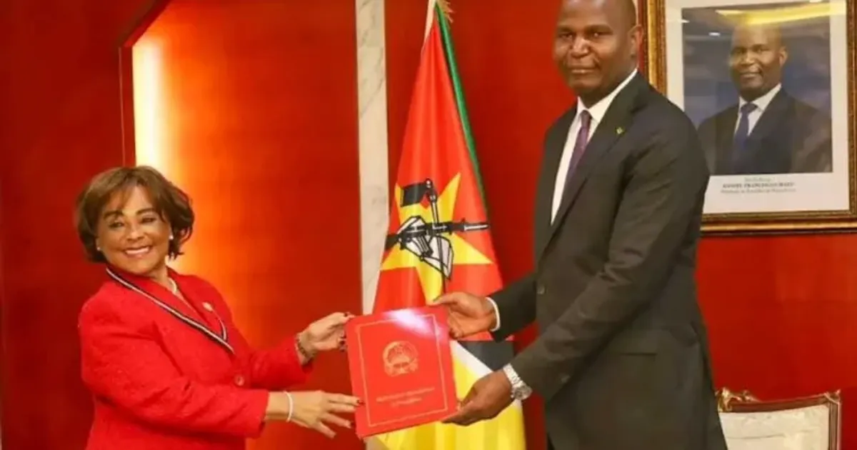 Angola e Moçambique reforçam relações com missiva presidencial de solidariedade