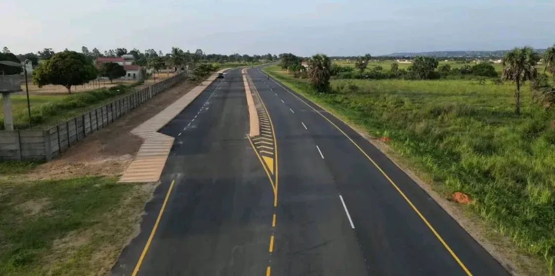 Governo destaca avanço das obras nas estradas nacionais 100 e 200 em Cabinda