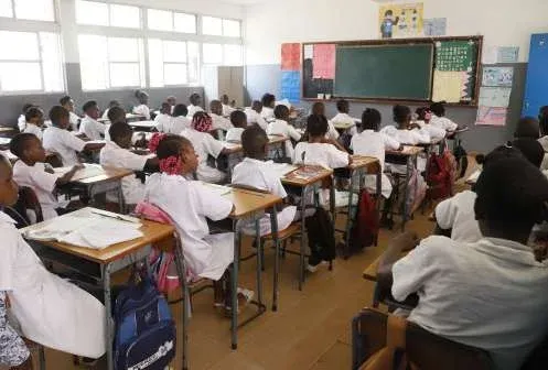 Aulas no ensino geral retomam hoje em todo o país