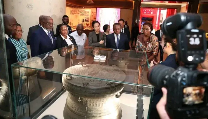 Delegação angolana visita Museu da História do Partido Comunista da China
