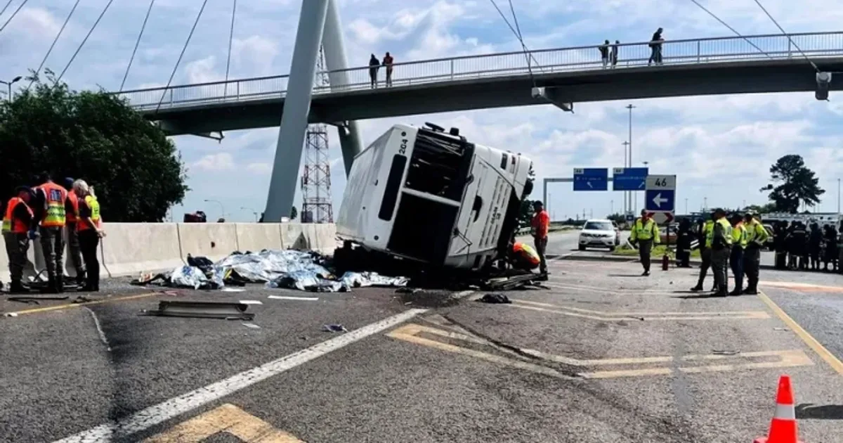 Doze membros da oposição morrem em acidente de autocarro na África do Sul