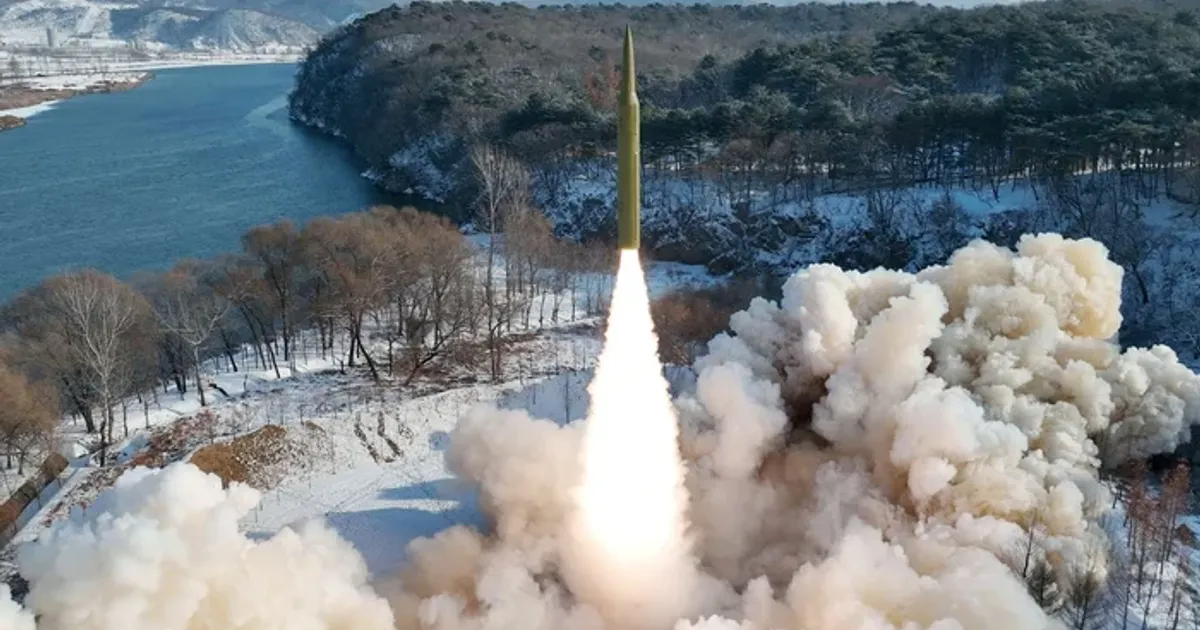 Coreia do Norte dispara vários mísseis de cruzeiro para o mar