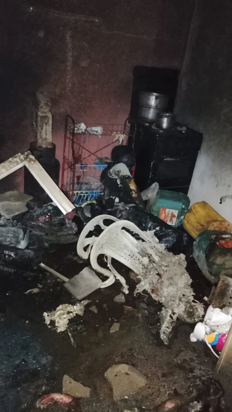 Três membros da mesma família morrem carbonizados durante um incêndio em Cacuaco