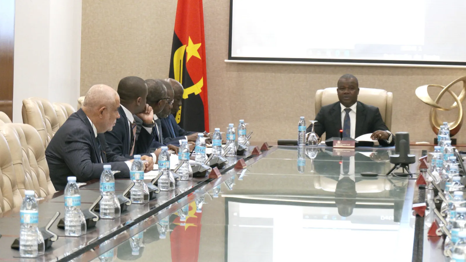 Angola define medidas até 2028 para facilitar circulação de pessoas e mercadorias nos corredores regionais