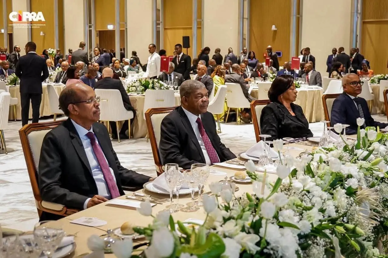 Presidente da República acolhe participantes com jantar oficial