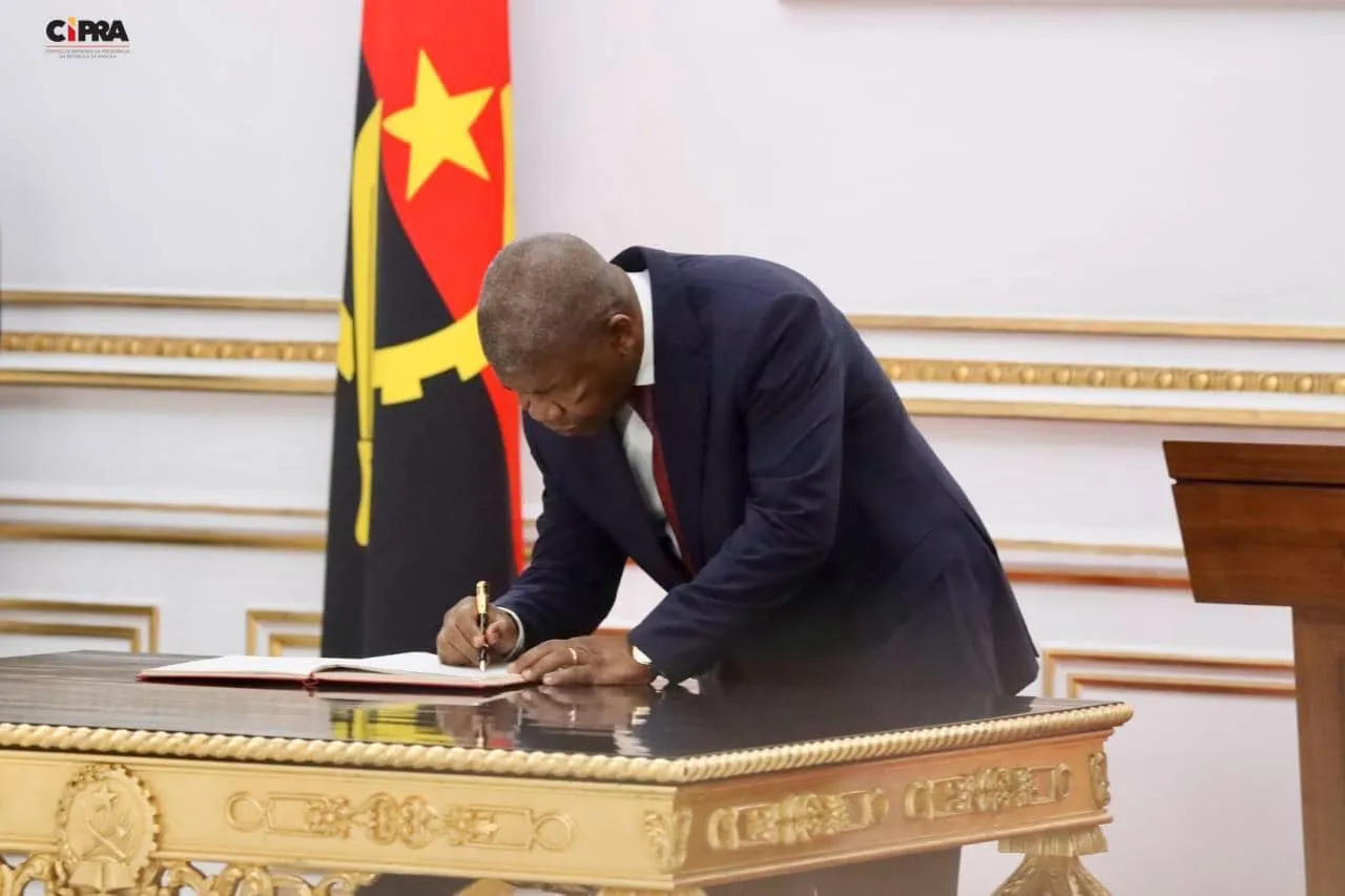 Presidente João Lourenço nomeia Domingos da Costa Mesquita vice-presidente do Tribunal Supremo e Osvaldo Varela embaixador na Turquia