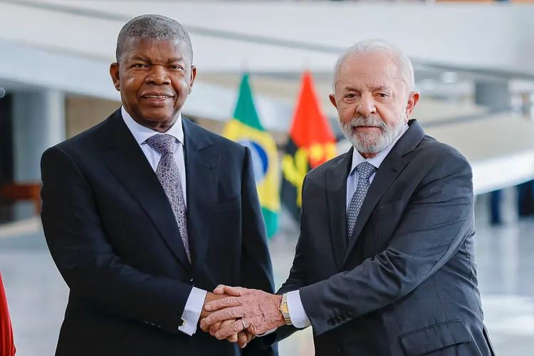 João Lourenço felicita Lula da Silva pela reeleição