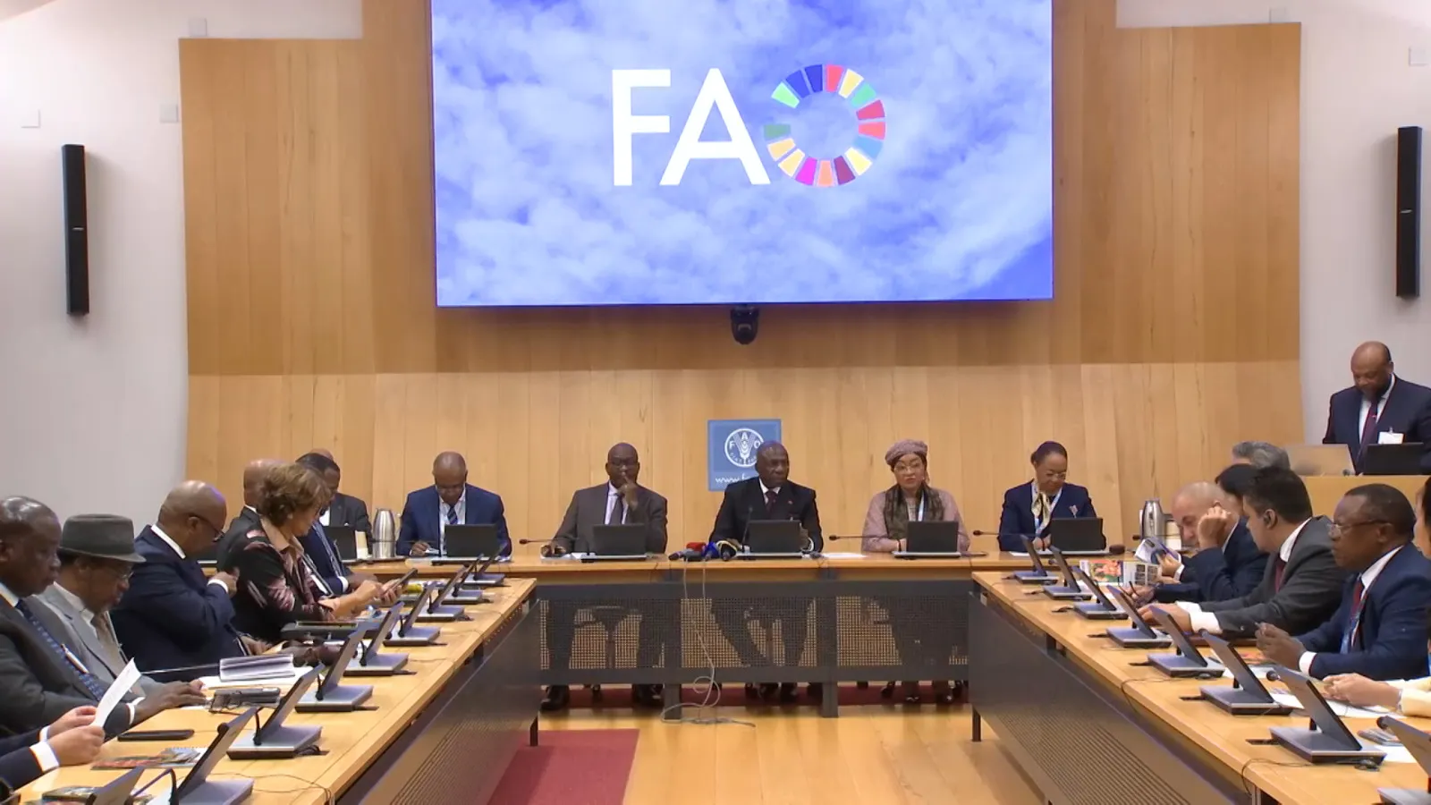 Angola quer cooperar com Estados-membros da FAO com espírito de abertura e re...