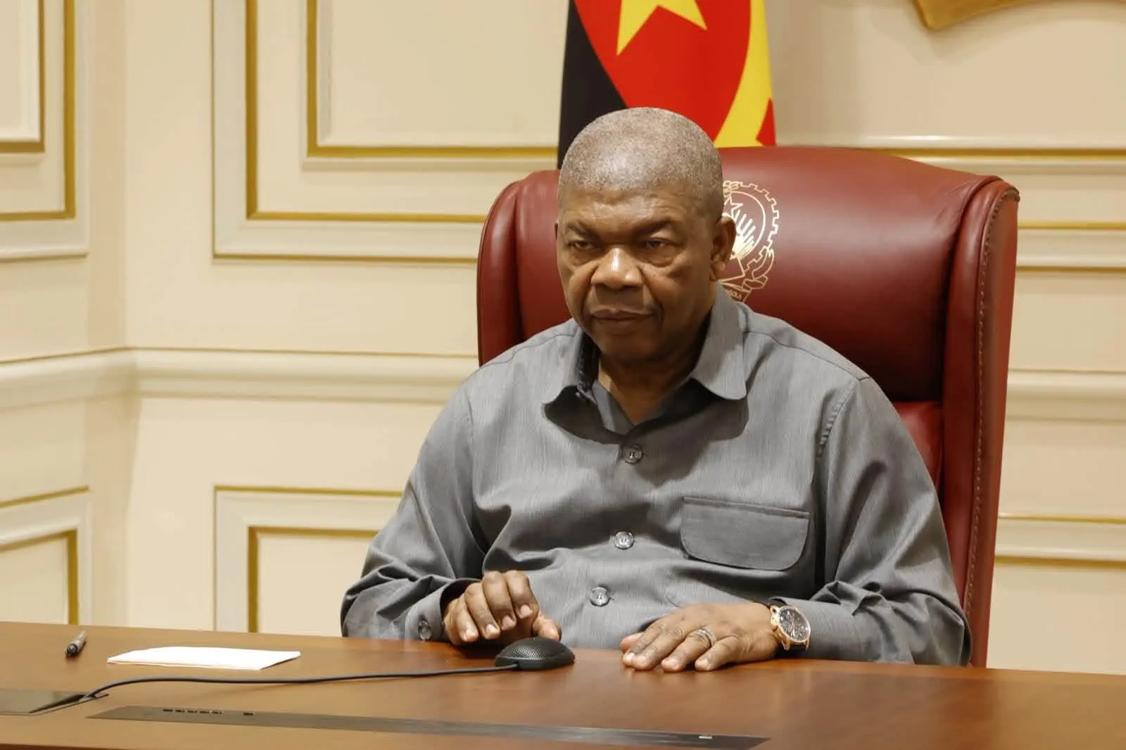 João Lourenço fala ao telefone com vice-presidente dos Emirados Árabes Unidos sobre cooperação económica bilateral