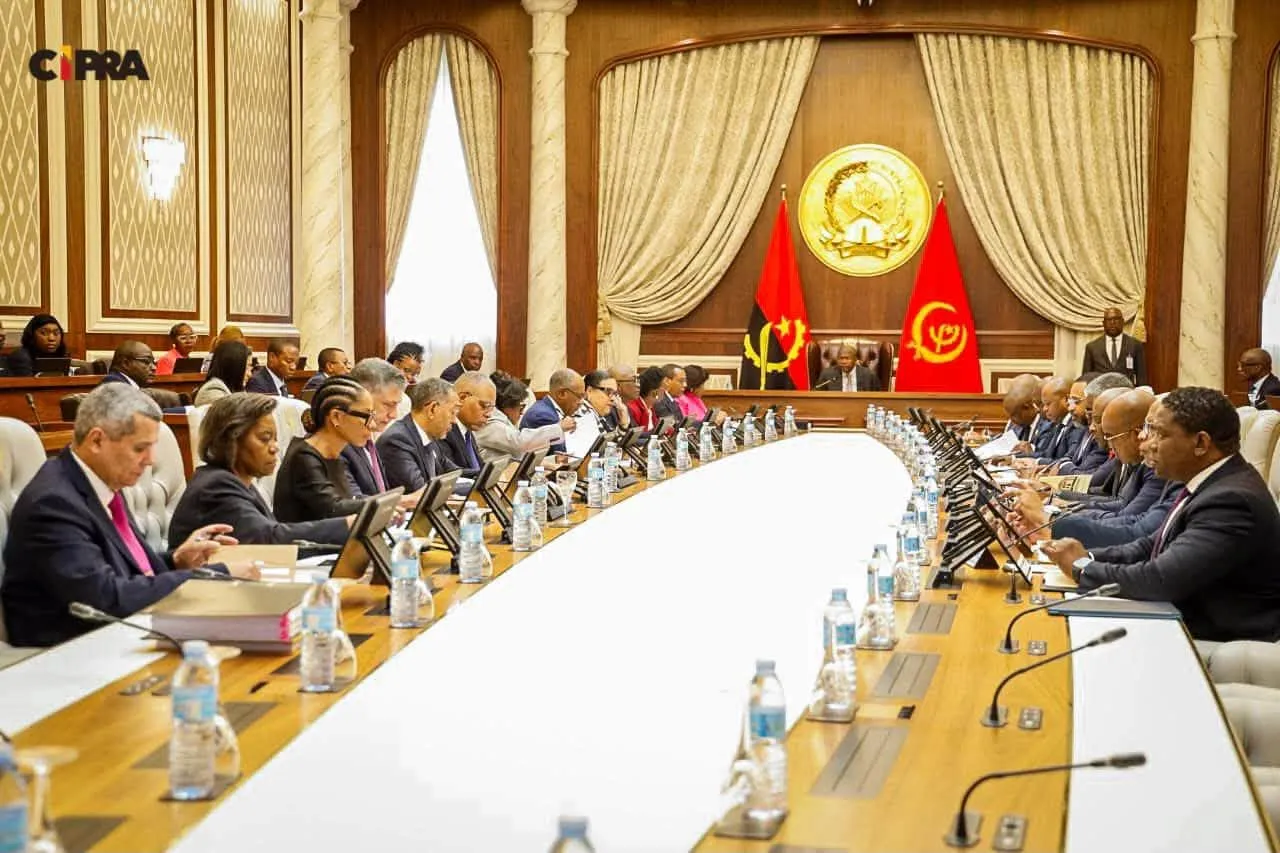 Governo prepara regras para uso das Línguas de Angola